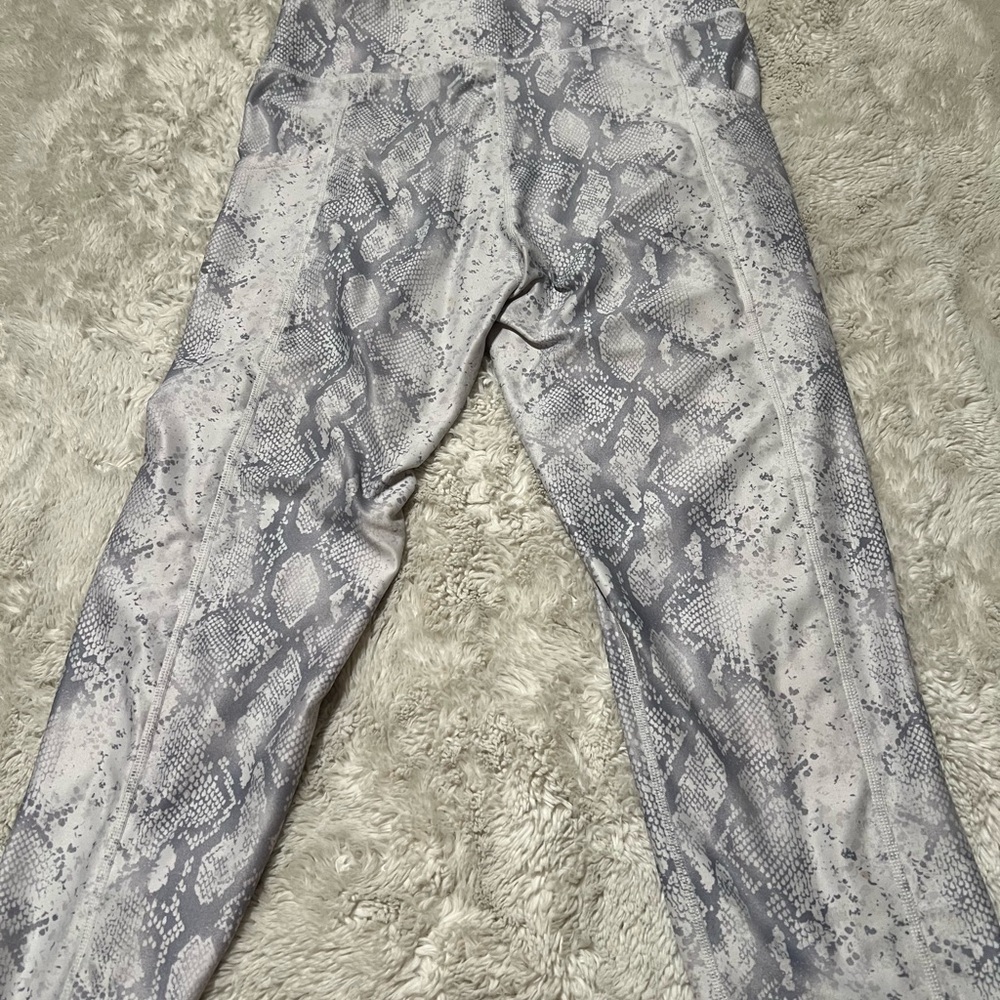 Earth Yoga Gray Snake Print Leggings